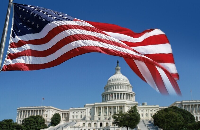 مجلس الشيوخ يقر مشروع قانون لفتح الحكومة وتوفير التمويل حتى يناير