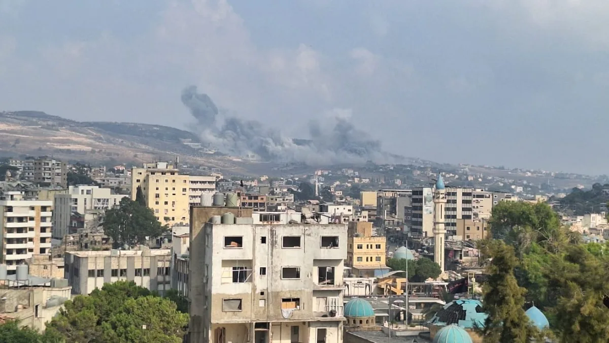 قصف وتفجير وغارات صهيونية تستهدف بلدات في جنوب لبنان