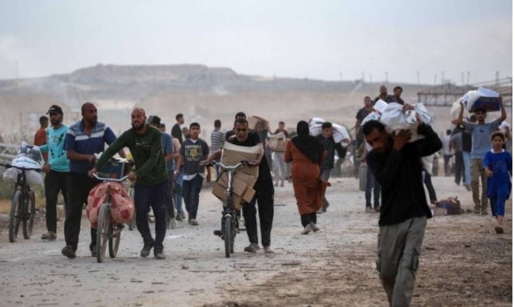 من طوابير المساعدات إلى زنازين التعذيب.. شهادات عن "مصائد" العدو الإسرائيلي في غزة