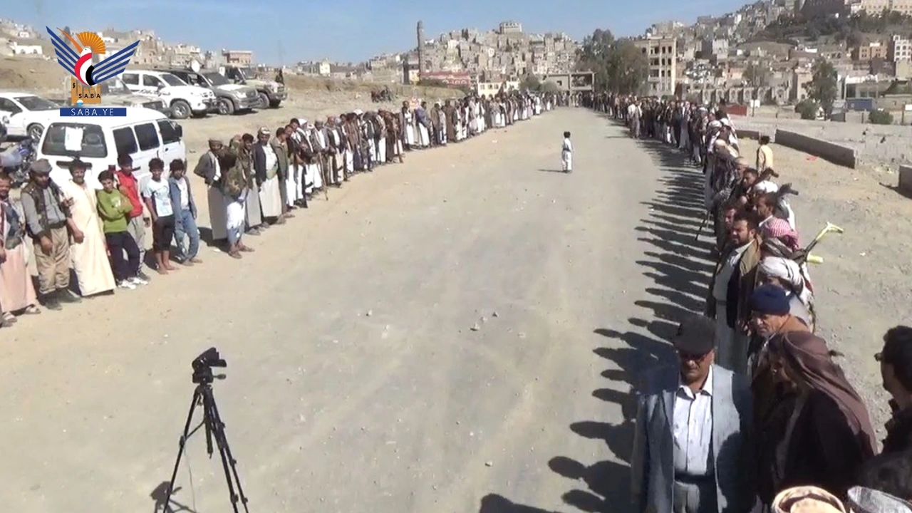 وقفة مسلحة بمديرية معين في أمانة العاصمة وفاءً للشهداء ومباركة للإنجاز الأمني