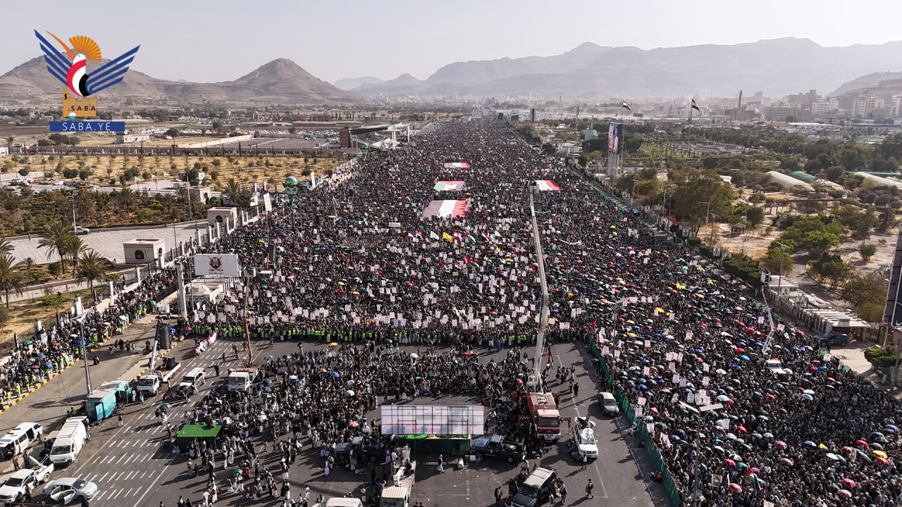 حشود مليونية بالعاصمة صنعاء تحذر الأمريكي والإسرائيلي من أي عدوان أو تهجير للشعب الفلسطيني