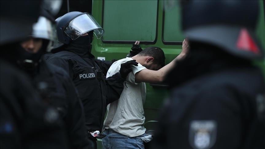 الشرطة الألمانية تستخدم العنف وتعتقل متضامنين مع فلسطين