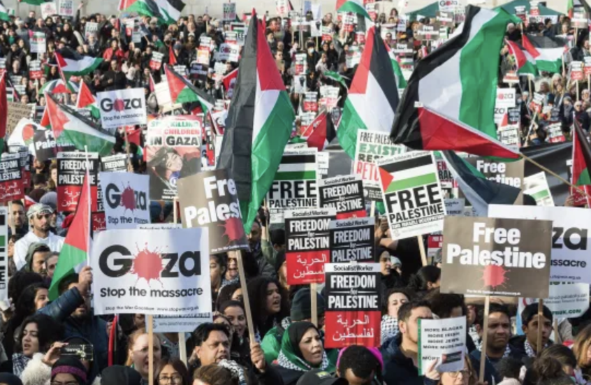 احتجاجات في لندن بعد حظر جماعة "تحرك من أجل فلسطين" وتصنيفها إرهابية