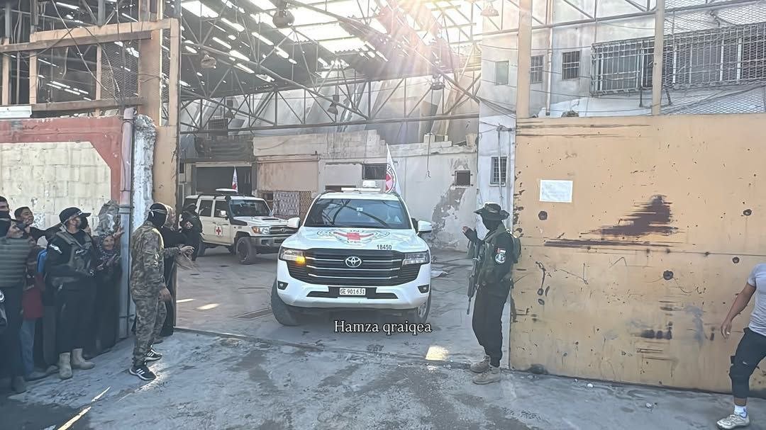 سرايا القدس: سلمنا عدداً من الأسرى الصهاينة تنفيذاً لتفاهمات وقف إطلاق النار