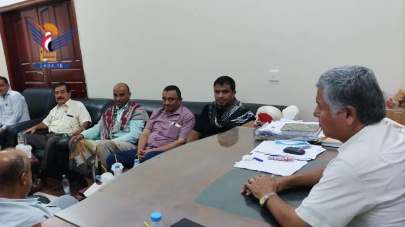 مناقشة ترتيبات انعقاد المؤتمر العلمي الأول للشباب بالحديدة  