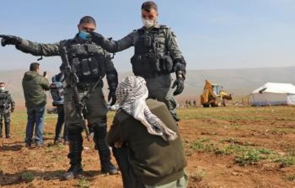 "أوتشا": المستوطنون هجّروا 69 تجمّعًا بالضفة منذ 2023