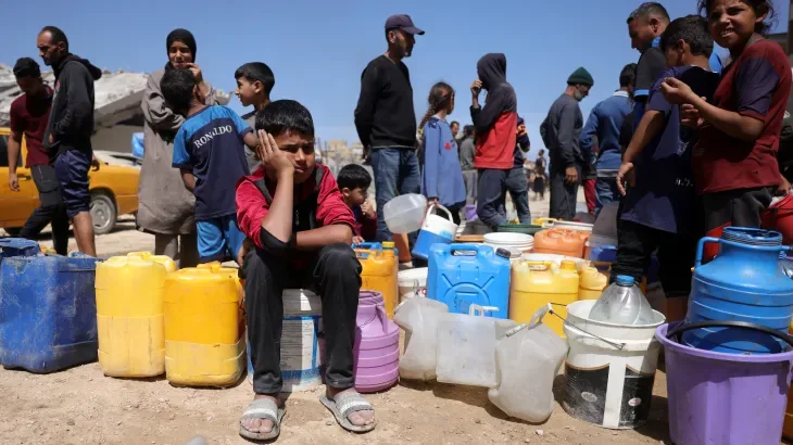 خاص "سبأ".. محطات تحلية المياه تحتضر في غزة وتحذيرات من مخاطر صحية خطيرة