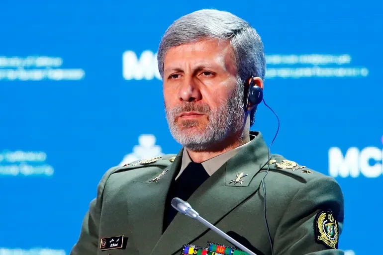 القائد العام للجيش الإيراني​: بتحالفٍ متين سنجعل المعتدي المجرم يندم