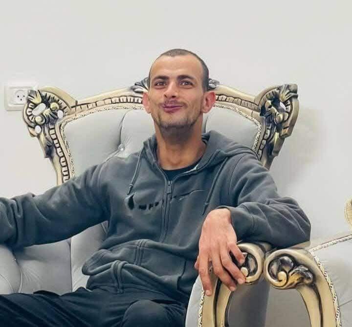 قوات العدو الإسرائيلي تعتقل شابًا من ذوي الاحتياجات الخاصة وشقيقين غرب سلفيت