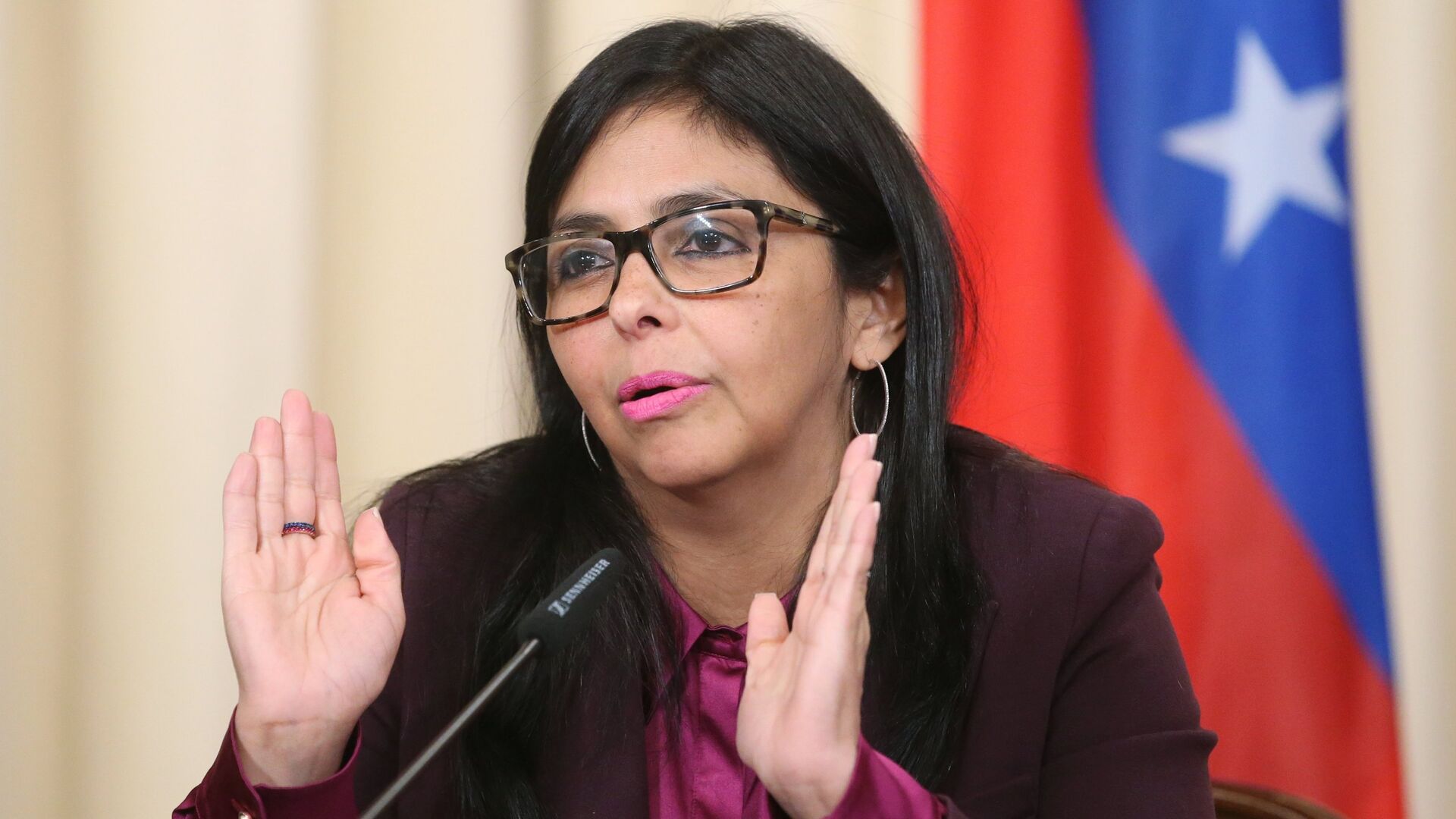 فنزويلا توقع أول عقد تصدير للغاز المسال في تاريخها