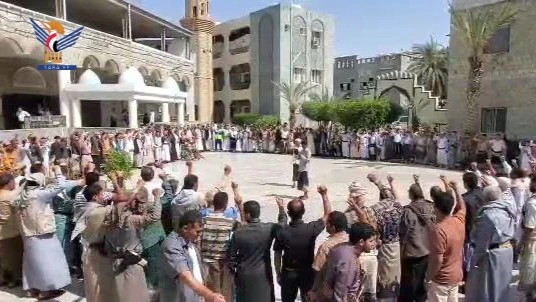 وقفات بالحديدة تُعلن النفير والتعبئة وتبارك الإنجاز الأمني في ضبط شبكة التجسس