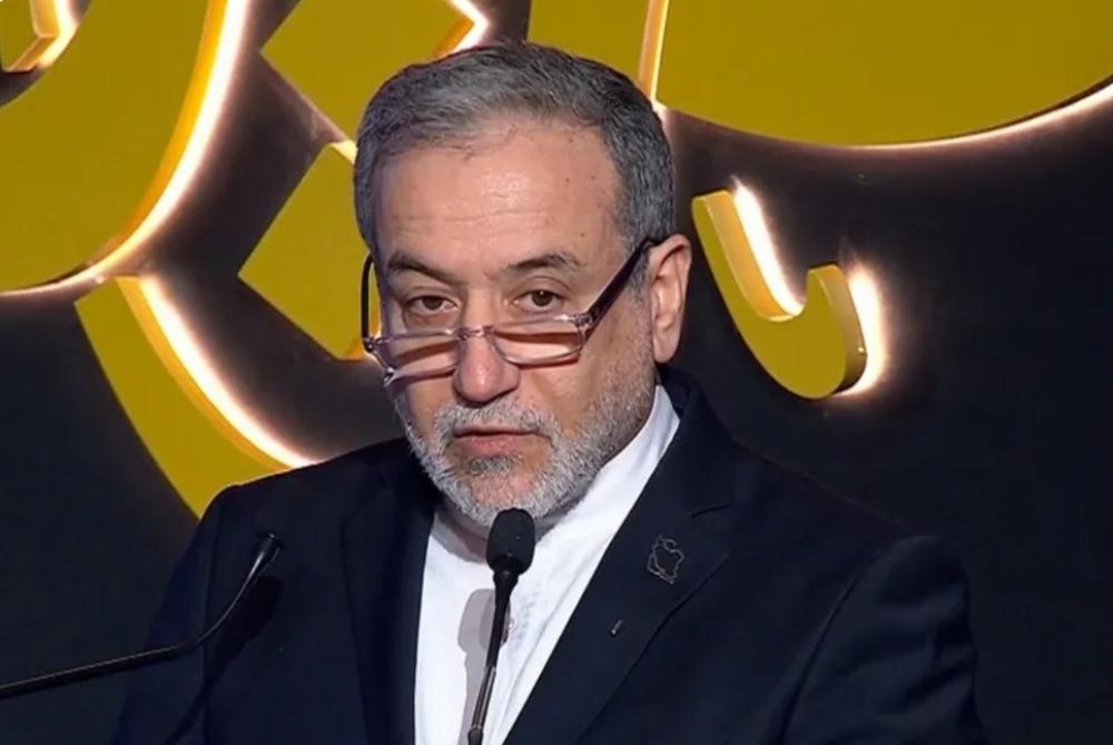 عراقجي يبحث مع وزير الداخلية الباكستاني العلاقات الثنائية وتطورات المنطقة