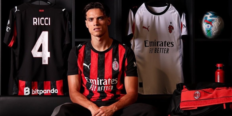 ميلان يعلن تعاقده مع لاعب الوسط الإيطالي ريتشي قادماً من تورينو