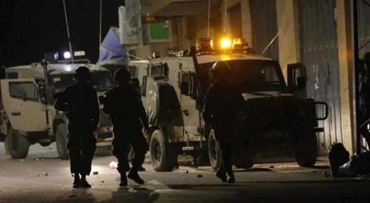 إصابة طفل فلسطيني بالرصاص الحي خلال اقتحام العدو الصهيوني بلدة إذنا غرب الخليل