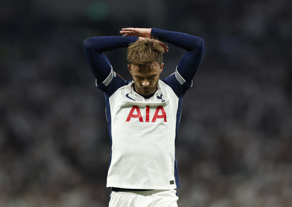  توتنهام الإنجليزي يعلن إصابة لاعبه جيمس ماديسون 