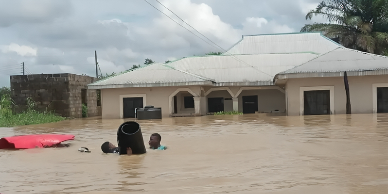 مقتل 21 شخصًا بسبب فيضانات عارمة بالنيجر 