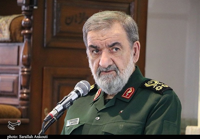 رضائي يحذر: لن يُسمح بدخول أي سفينة أميركية إلى الخليج 