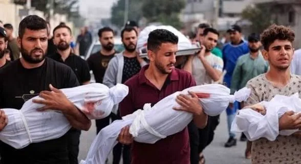 استشهاد ثلاثة فلسطينيين في قصف العدو الإسرائيلي شمال شرق خان يونس