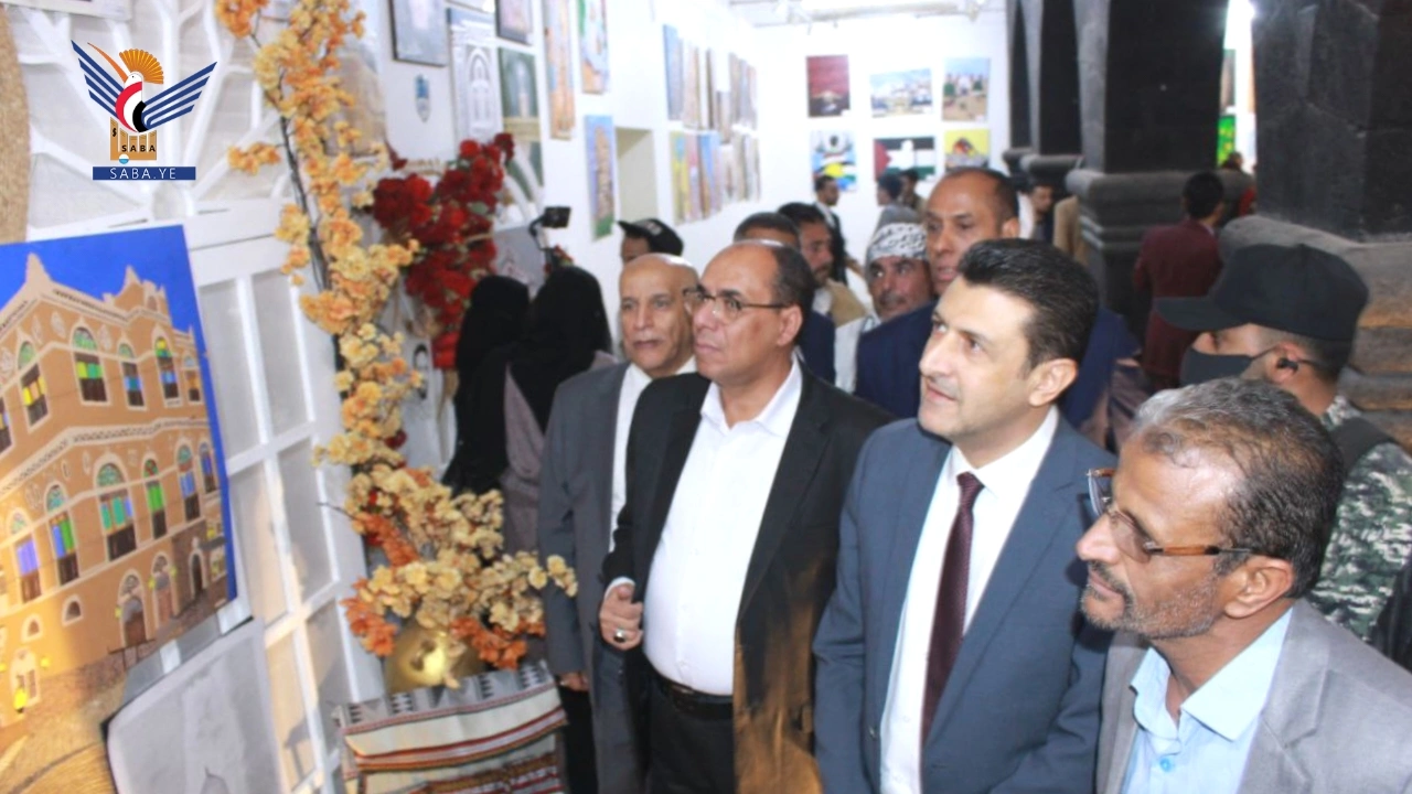 الدعيس والبخيتي يفتتحان معرض الفن التشكيلي الرابع لطلبة الجامعات والكليات اليمنية