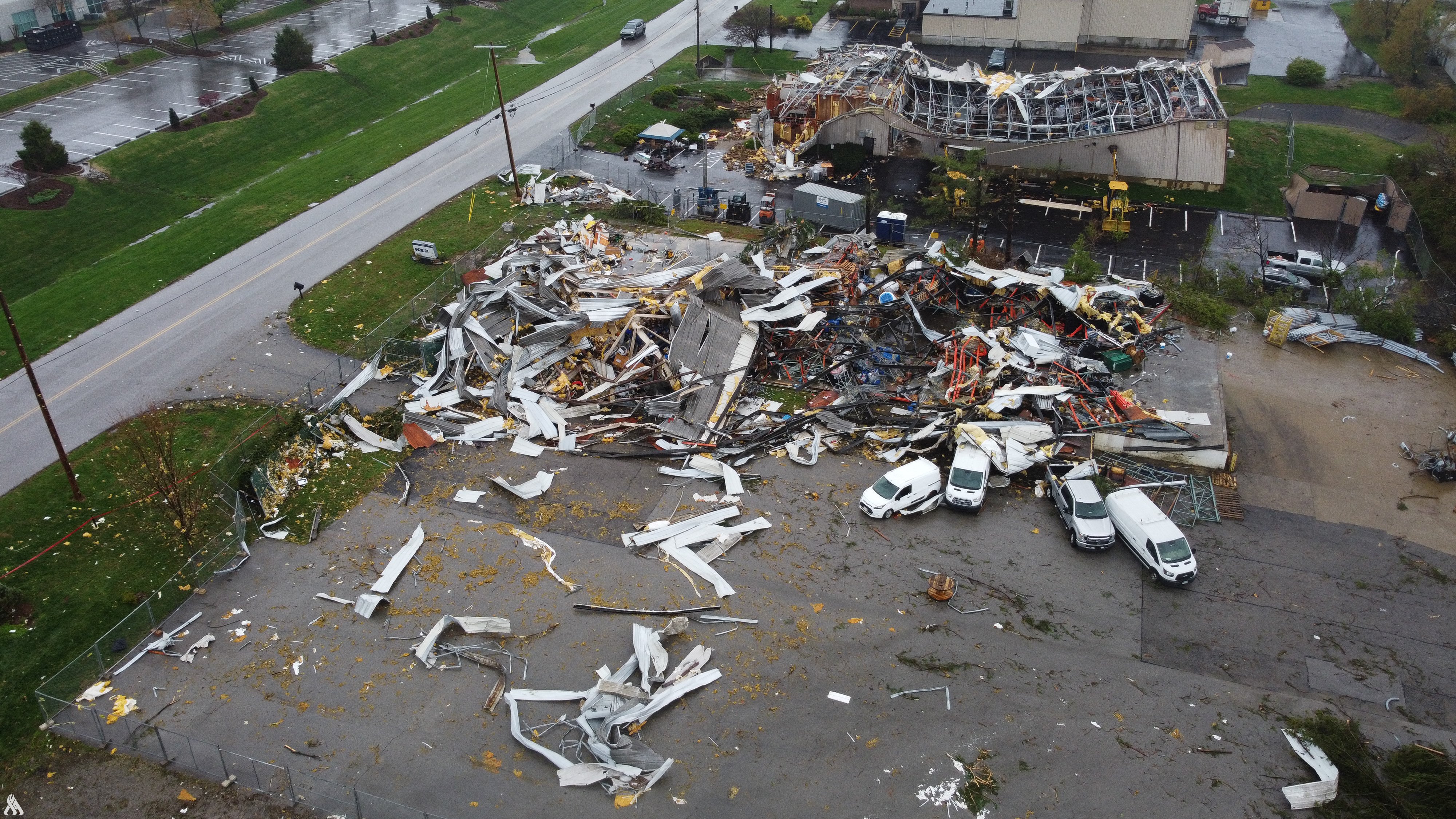 العواصف والفيضانات تتسبب في وفاة 17 شخصا بالولايات المتحدة