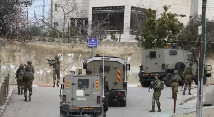 العدو الإسرائيلي يعتقل 17 فلسطينيا من الضفة والقدس المحتلة