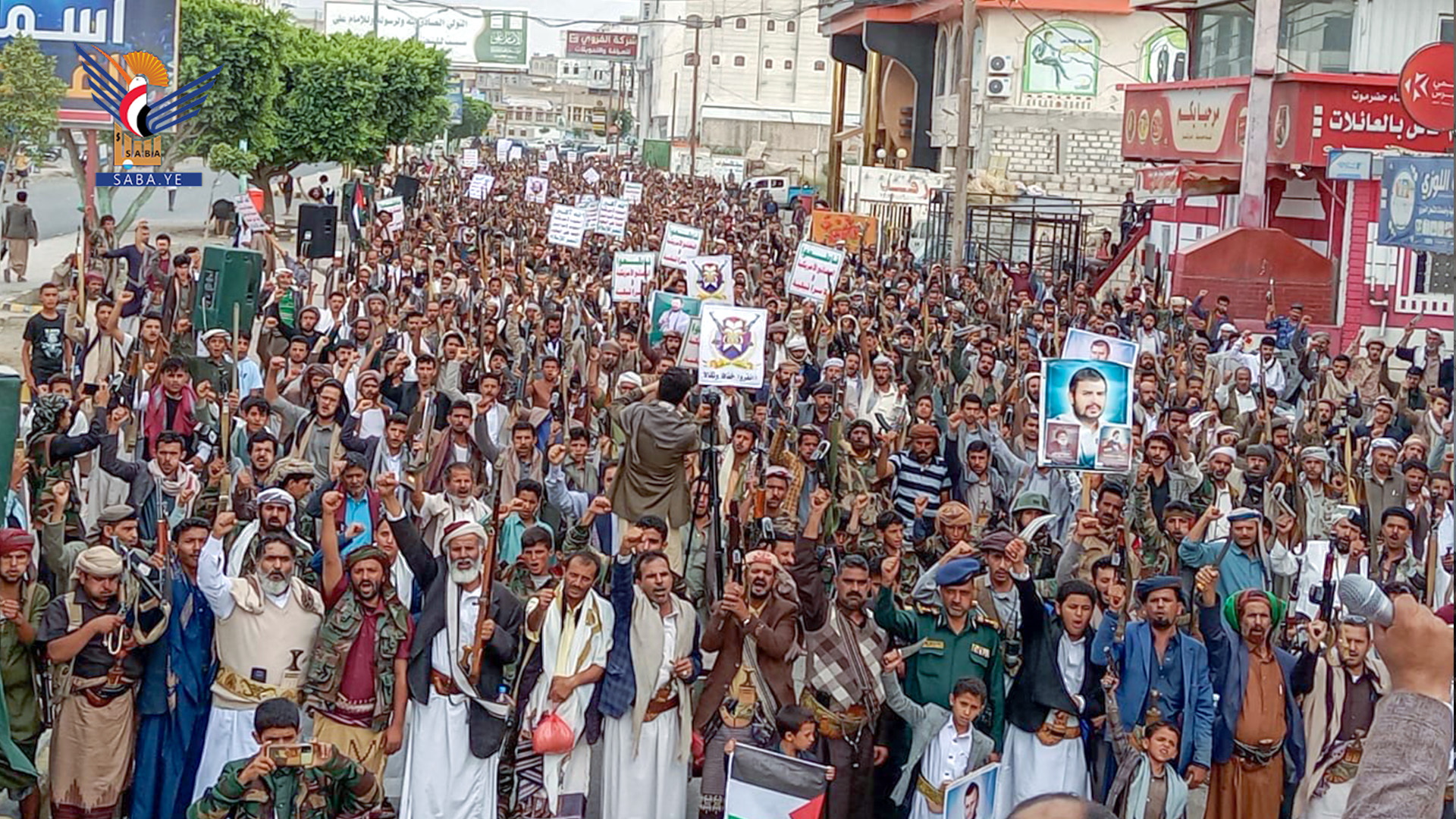 مسيرات حاشدة في البيضاء تبارك انتصار إيران وتؤكد الثبات مع غزة حتى النصر 