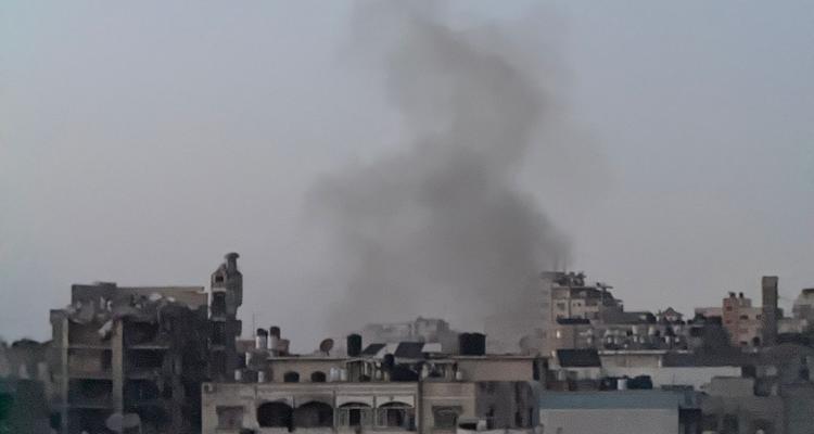 استشهاد فلسطينيين وإصابة آخرين في قصف العدو الصهيوني مركبة غرب مدينة غزة