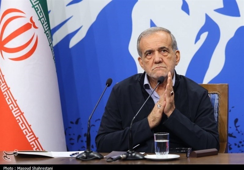 بزشكيان يدعو الشعب الإيراني لمشاركة شعبية واسعة في يوم القدس