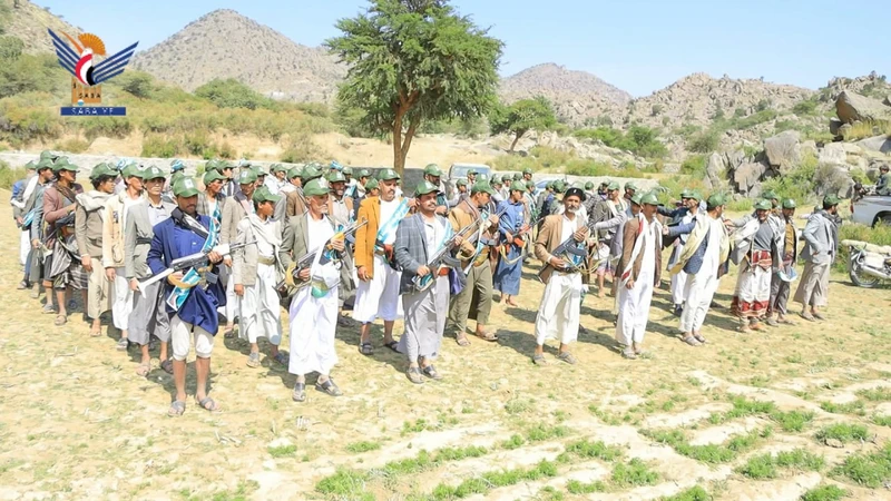 عرض ومناورة عسكرية لخريجي دورات "طوفان الأقصى" في قطابر بصعدة