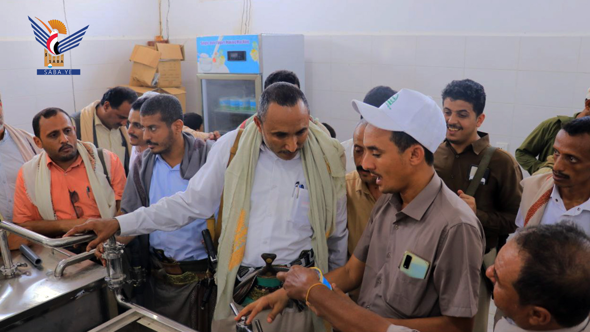 محافظ الحديدة يطلع على تجهيز المشاريع الإنتاجية لجمعية باجل الزراعية