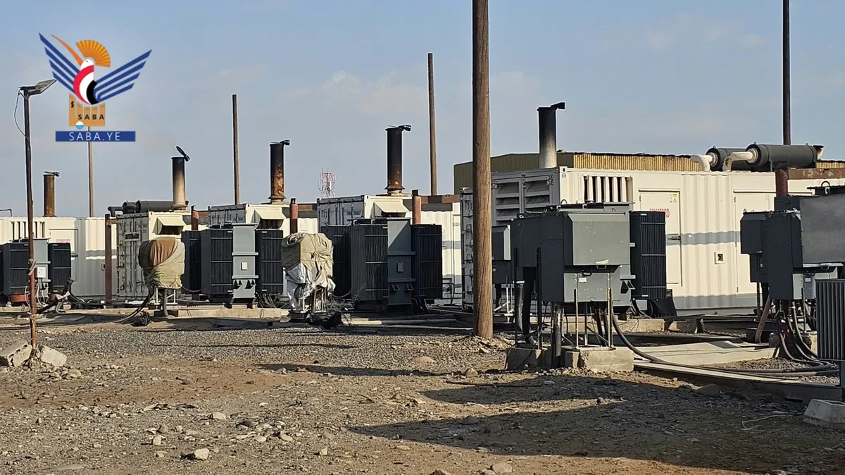 نائب وزير الكهرباء والمياه يطّلع على سير العمل ومستوى تشغيل محطة كهرباء المخا