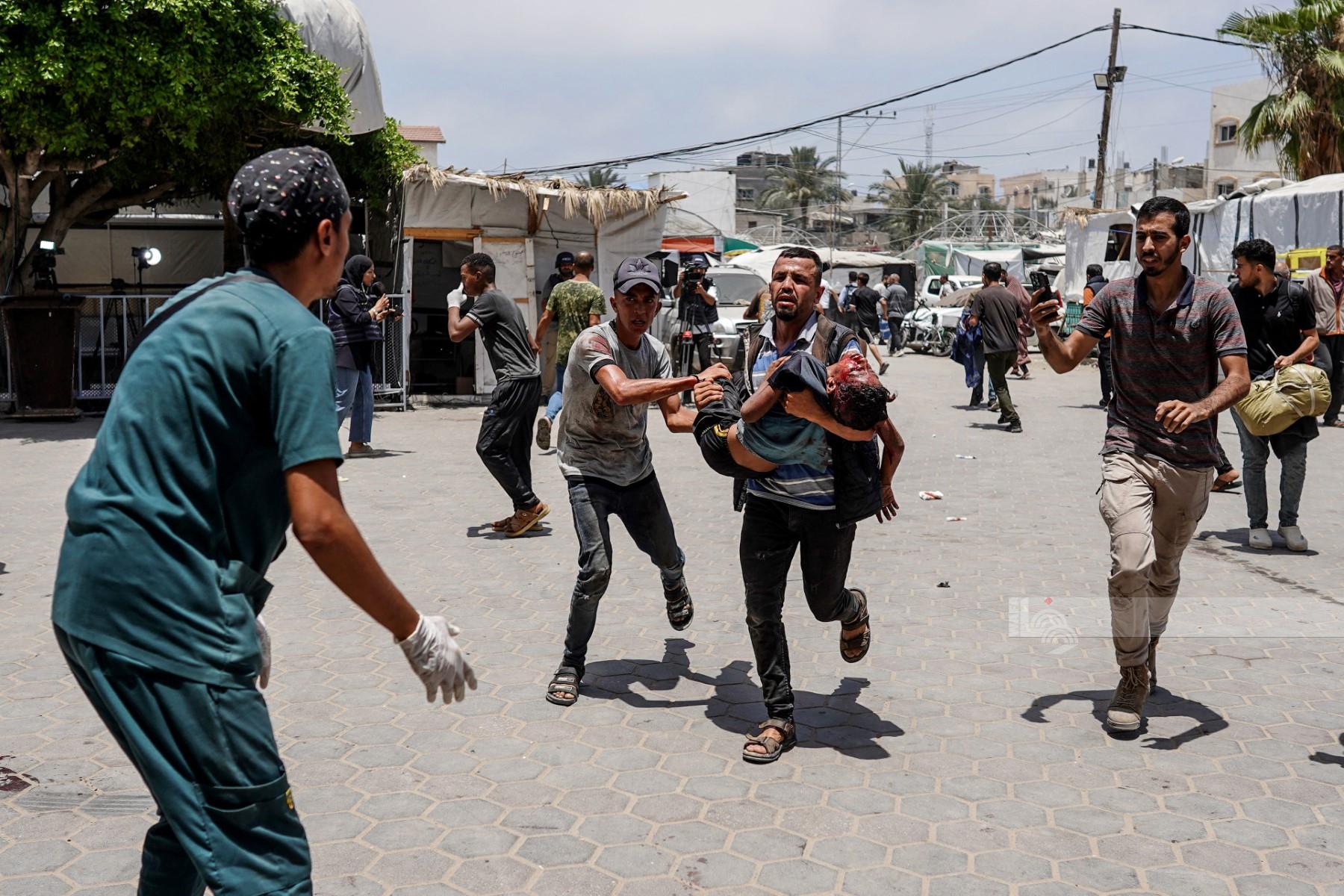 شهيدان فلسطينيان ومصابون في قصف العدو الإسرائيلي منزلا شرق خان يونس