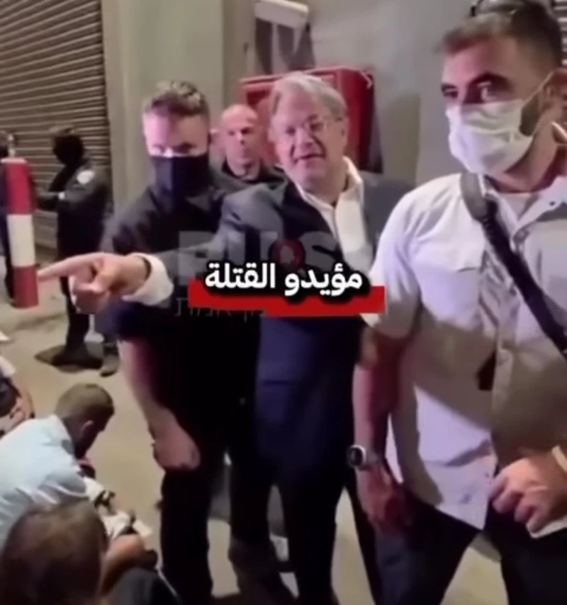 المجرم بن غفير يتهجم على ناشطي أسطول الصمود في مكان اعتقالهم