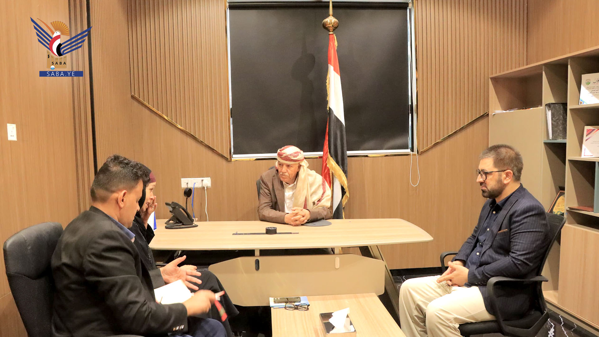 محافظ إب يناقش مع رئيسة بعثة الصليب الأحمر احتياجات المحافظة الإنسانية