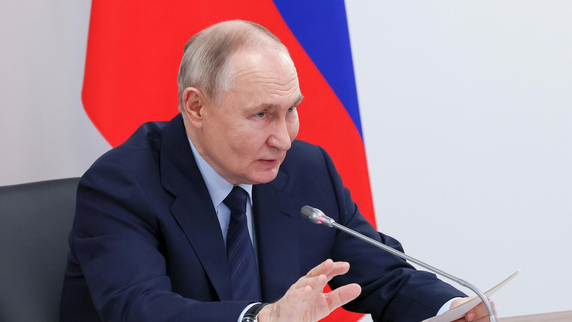 بوتين: روسيا تواصل باستمرار وبنجاح تطوير التعاون مع دول العالم الإسلامي