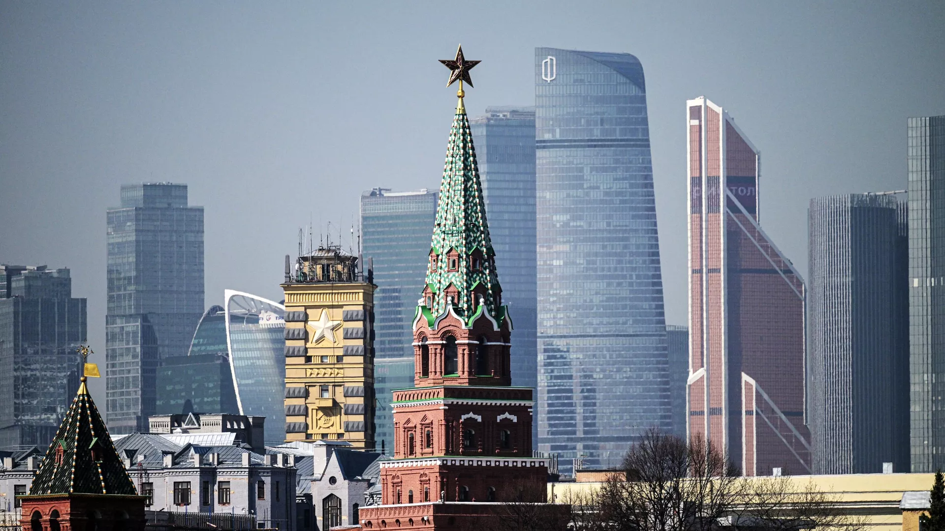 الكرملين: الحل الدبلوماسي للوضع في إيران هو الأفضل وممر "شمال جنوب" ما زال مطروحا