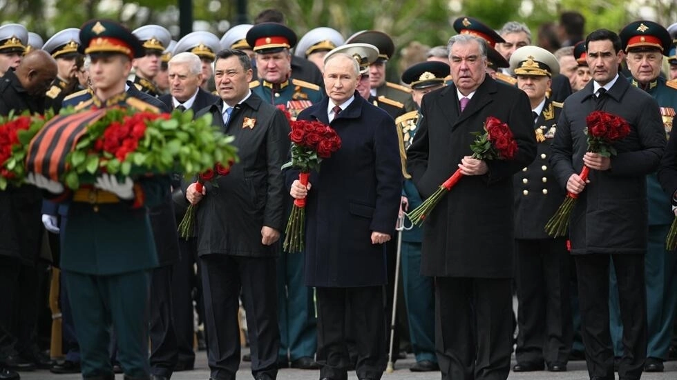 في يوم النصر بوتين يحذر: "قواتنا النووية في حالة تأهب دائم"