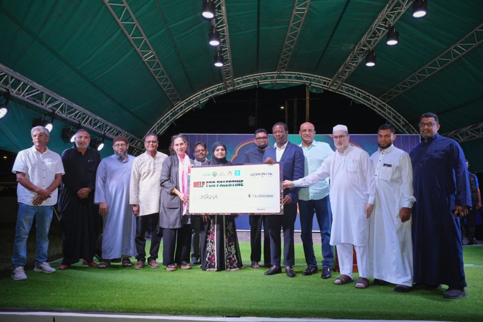 رئيس "غويانا" يجدد دعوته لوقف إطلاق النار ويعلن التبرع لغزة بـ72 مليون دولار