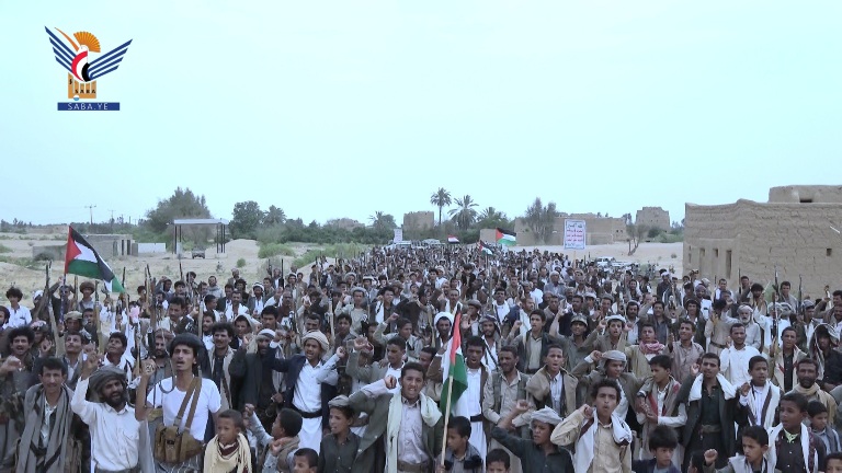 الجوف.. عشرون مسيرة بعنوان "ثابتون مع غزة.. وسنتصدى لأمريكا ومن تورط معها"