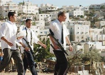 مستوطنون يقتحمون مساكن الفلسطينيين شمال أريحا ويشرعون بإقامة بؤرة استيطانية في سنجل