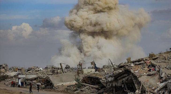 العدو الصهيوني يواصل خرق اتفاقية وقف إطلاق النار في غزة بقصف جوي ومدفعي