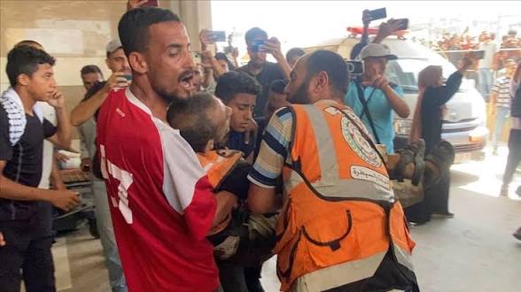 الدفاع المدني بغزة: انتشال طفلة شهيدة إثر استهداف العدو الإسرائيلي خيمة غرب خانيونس