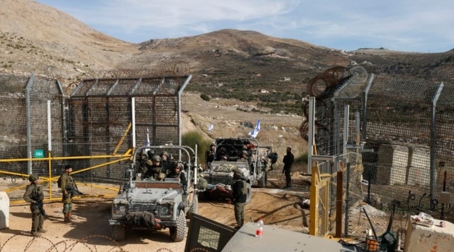 المرصد السوري:العدو الصهيوني يقيم تحصينات عسكرية بريف القنيطرة