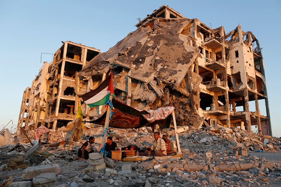 "ميدل إيست آي": غزّة.. الحياة أقوى من الحرب