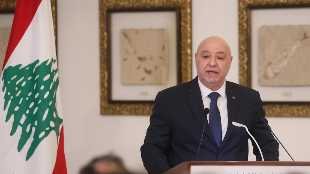 الرئيس اللبناني يدين الغارات "الاسرائيلية" على بلاده ويؤكد أنها تهدف لإفشال جهود تثبيت الاستقرار