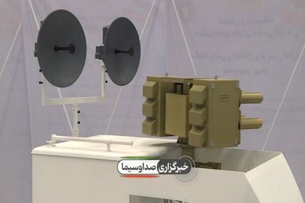 الجيش الإيراني يزيح الستار عن منظومة الحرب الإلكترونية "صياد 4"