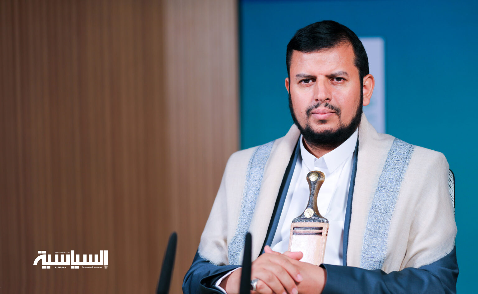 قائد الثورة يعزي في وفاة السيد عبد الكريم نصر الله والد شهيد الإسلام والإنسانية