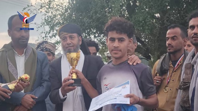 تعز.. فريق القلعة يتوج بلقب دوري نجوم الحوبان للناشئين تعز.. فريق القلعة يتوج بلقب دوري نجوم الحوبان للناشئين