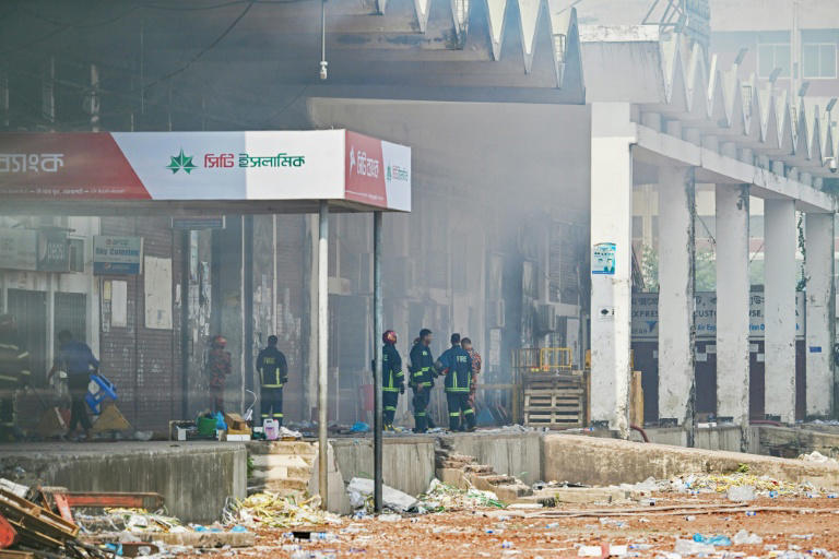 سلطات بنجلادش تقيّم أضرار الحريق في مطار دكا وتفتح تحقيقا