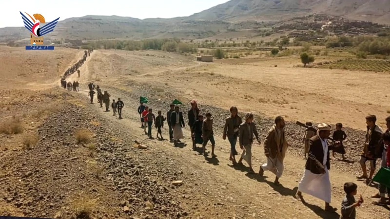 مسيرات راجلة لقوات التعبئة في عزل مديرية الحصن بمحافظة صنعاء